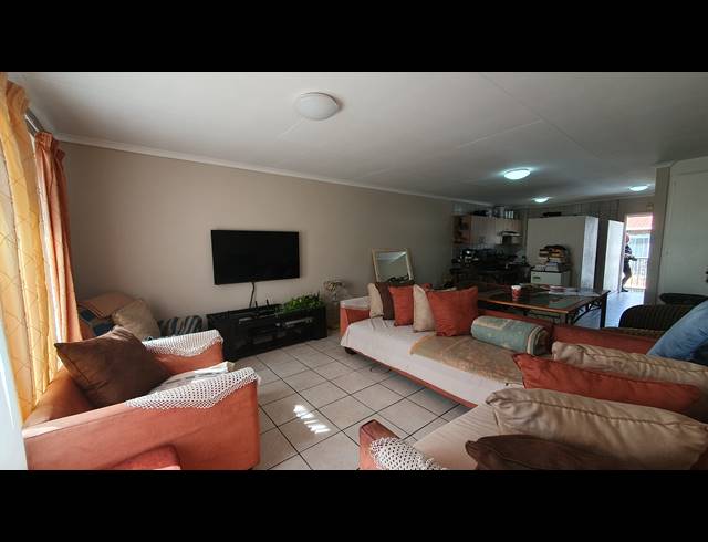 2 BEDROOM SECTIONAL TITLE FOR SALE IN NEW REDRUTH